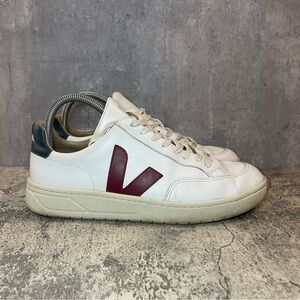 Veja V-10 Leather Sneakers Women's sz 10